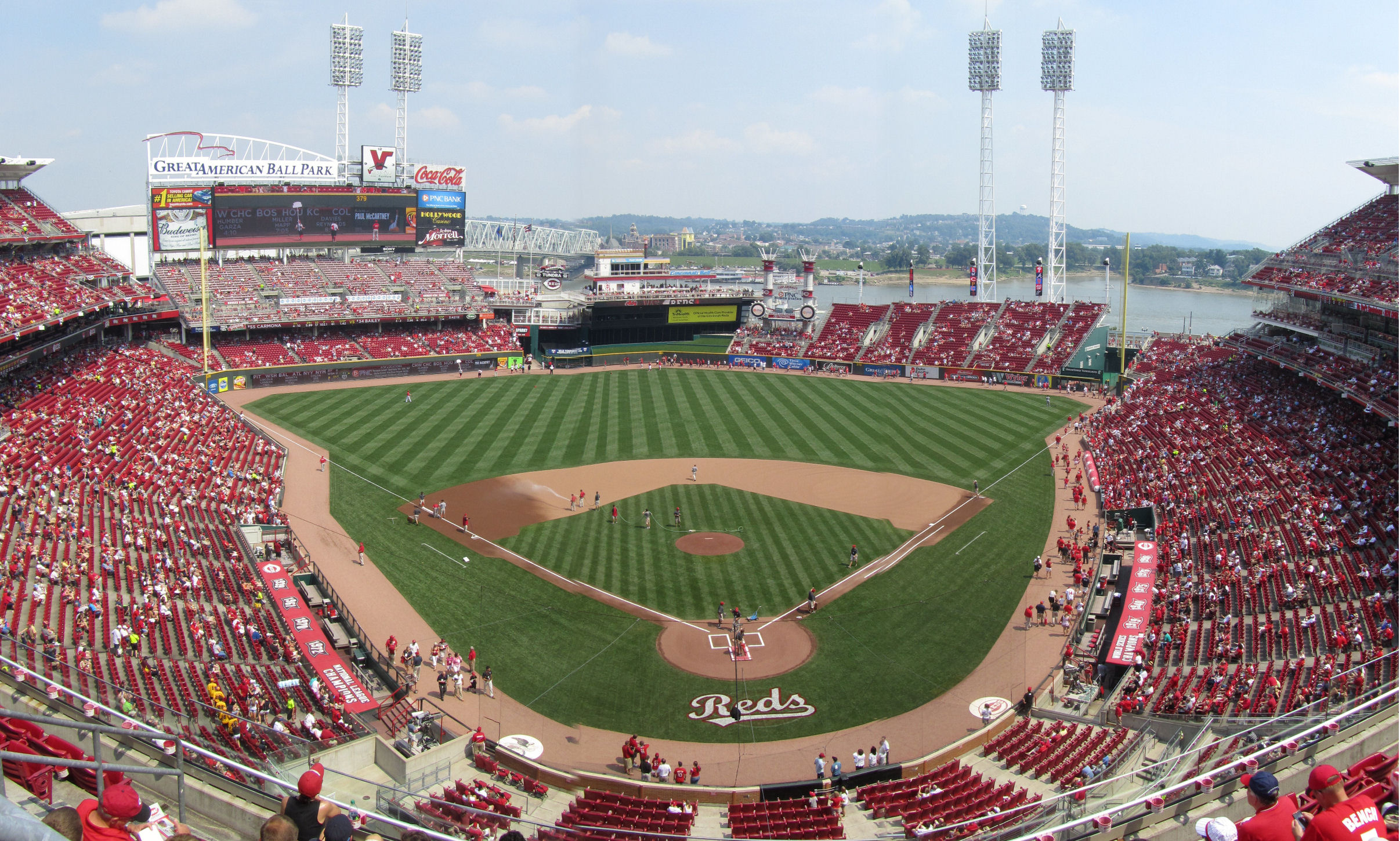 Ballpark. Cincinnati Reds стадион. Цинциннати Редс стадион Бейсбол. Бейсбольный стадион Ригли-Филд. Cincinnati Reds стадион трубы.